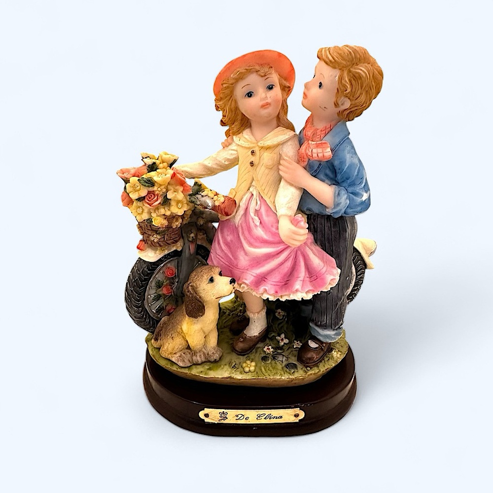 VINTAGE DE ELINA FIGURINE BOY AND GIRL